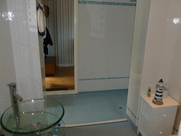 Cloakroom/Shower room