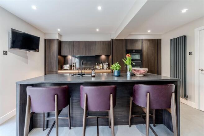 4 bed Detached for sale Image 6