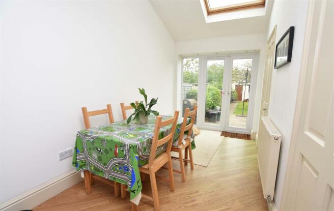 Breakfast Area.JPG