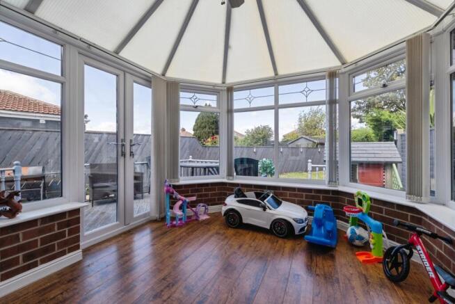 3 bed House for sale Image 9