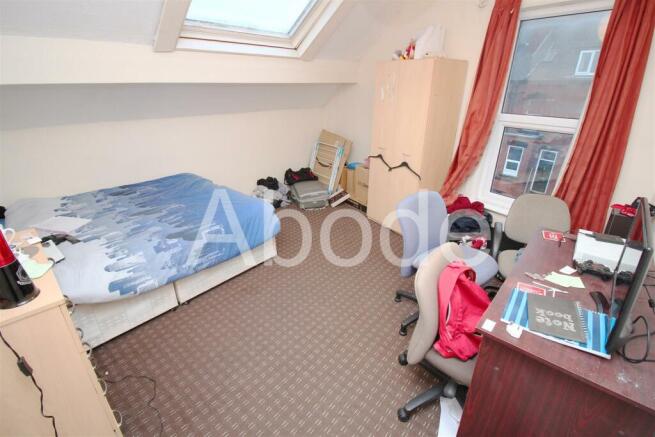 3 bed House to rent Image 5