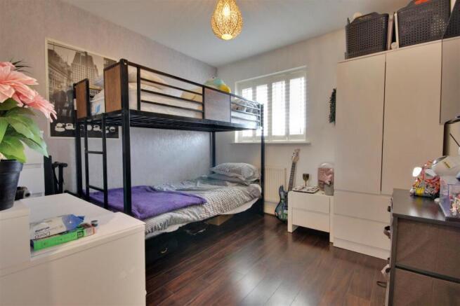 4 bed Semi-Detached for sale Image 11