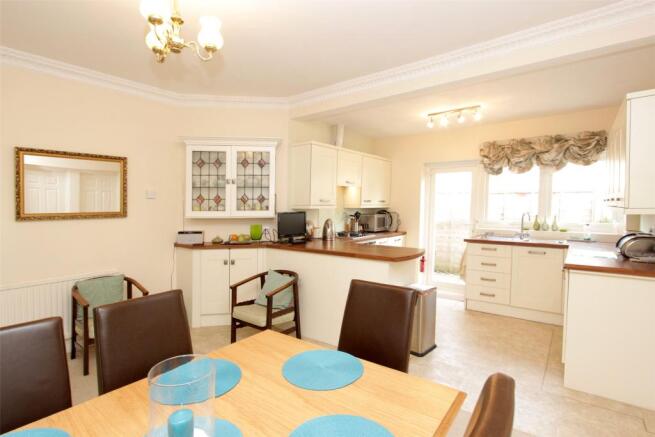 Kitchen/Dining Room