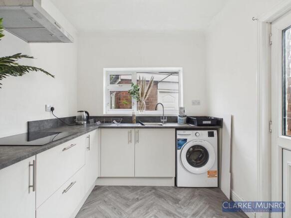 4 bed Detached for sale Image 6