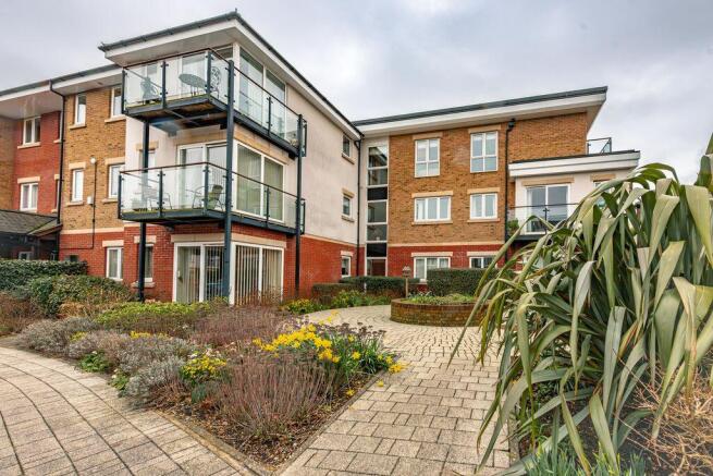 1-bed flat on Langstone Court, Drayton, £255,000