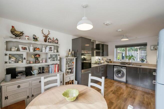 2 bed Semi-Detached for sale Image 8