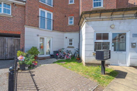 East Lodge, Thamesmead, London, SE28
