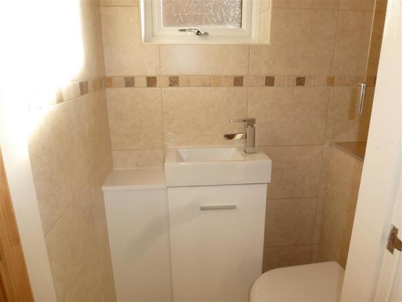 Cloakroom/wc