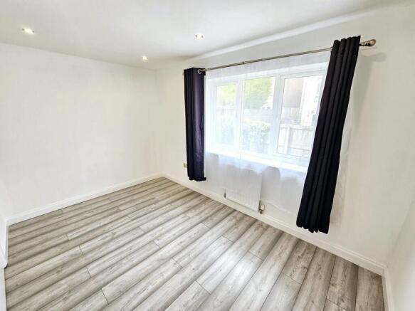 2 bed Terraced for sale Image 6