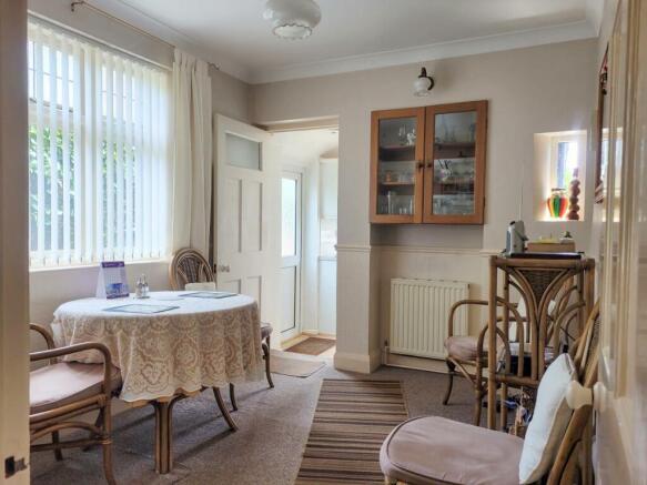 BREAKFAST ROOM