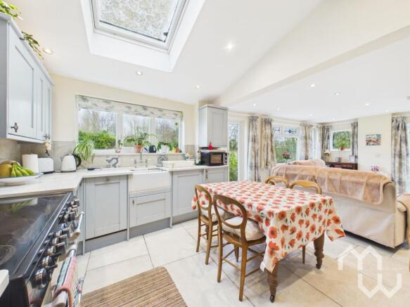 Open plan kitchen/diner