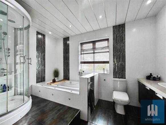 4 bed Detached for sale Image 10