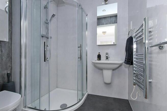 Oak-En-Suite.jpg