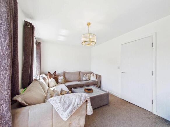 3 bed Semi-Detached for sale Image 12
