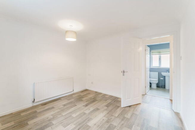 4 bed Detached for sale Image 12