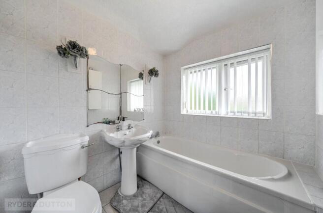 4 bed Semi-Detached for sale Image 12