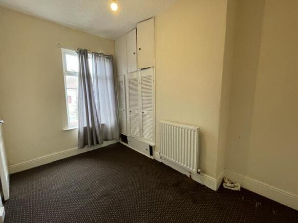 2 bed Terraced to rent Image 5