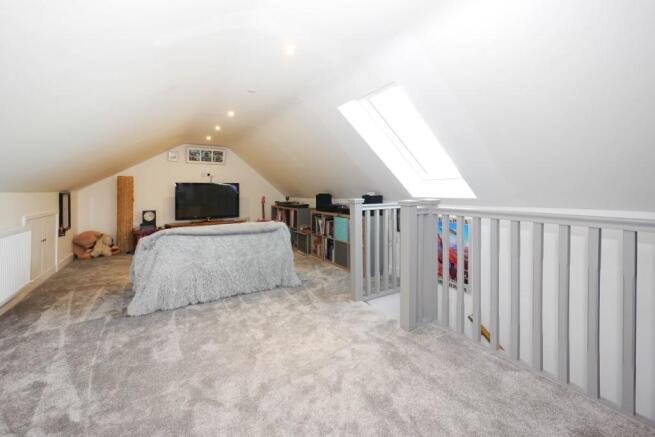 Bedroom 6 / Games room