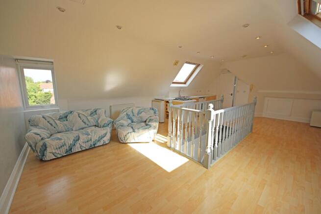 Lounge/Kitchen area