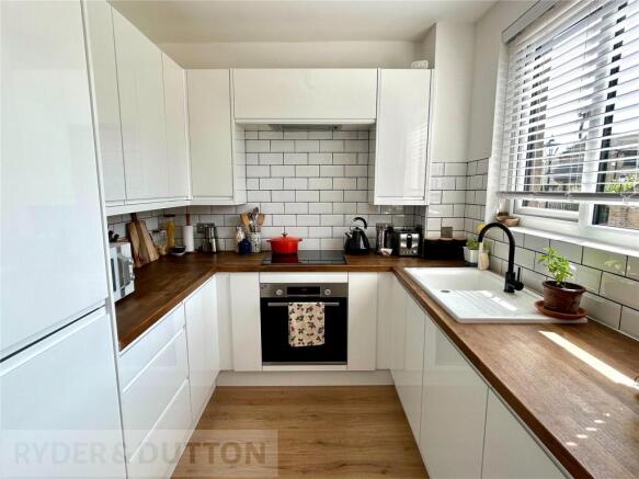 3 bed Terraced to rent Image 4
