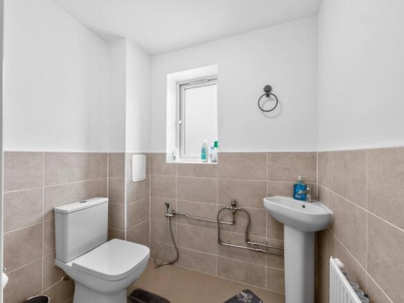 4 bed Detached for sale Image 6