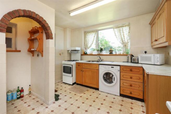 Kitchen2.jpg