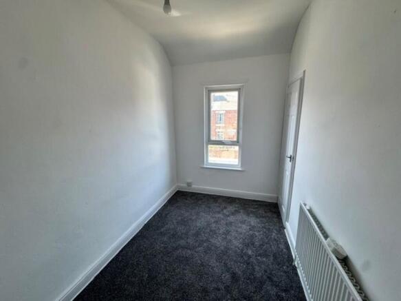 3 bed Terraced to rent Image 8