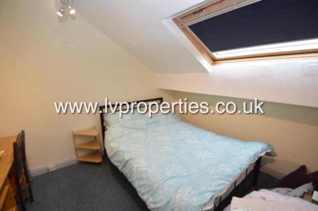 6 bed Terraced to rent Image 12