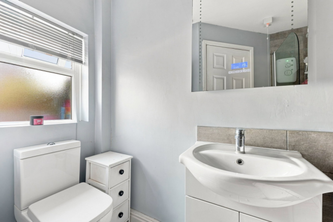 3 bed Terraced for sale Image 11