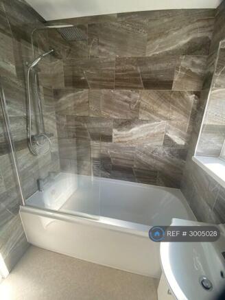 2 bed Terraced to rent Image 7