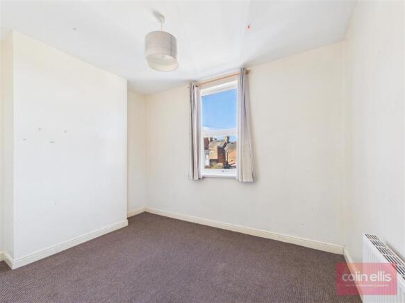 4 bed Semi-Detached for sale Image 8