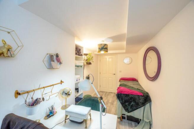 2 bed Apartment for sale Image 8