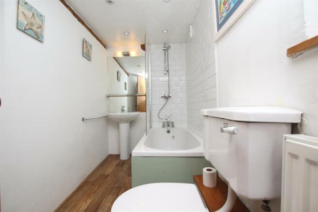 Bathroom.JPG