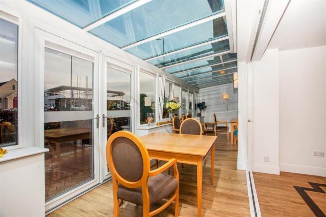 Conservatory Hilltree Court.jpg