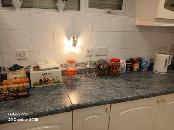 2 bed Flat to rent Image 10