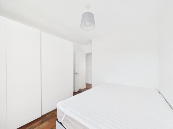 2 bed Apartment for sale Image 5