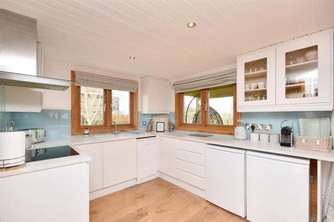 Fairway Lakes, Caldecott Hall, Fritton, Great Yarmouth photo 5