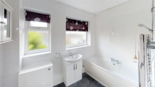 48-Parkway-Bathroom.jpg