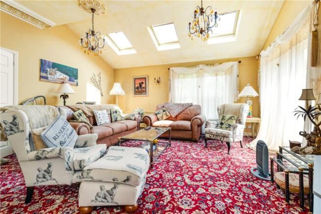 5 bed Detached for sale Image 5