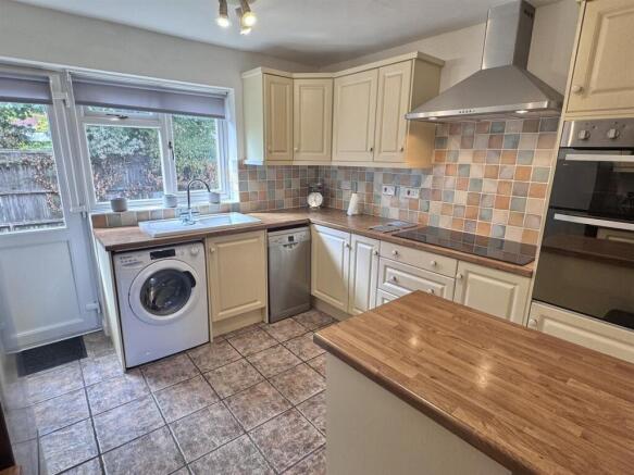 Kitchen 1.JPEG