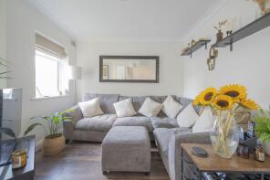 15a, Roslyn Close, Mitcham CR4 3BB