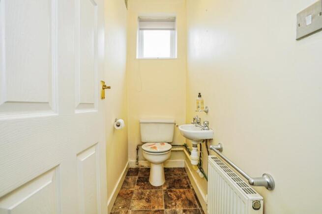 3 bed Detached for sale Image 8