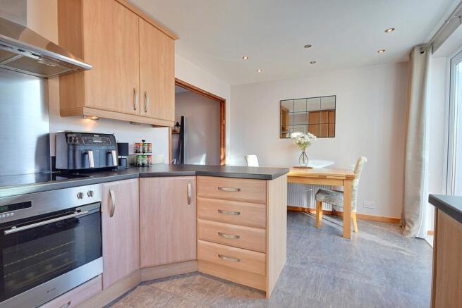 3 bed Semi-Detached for sale Image 7