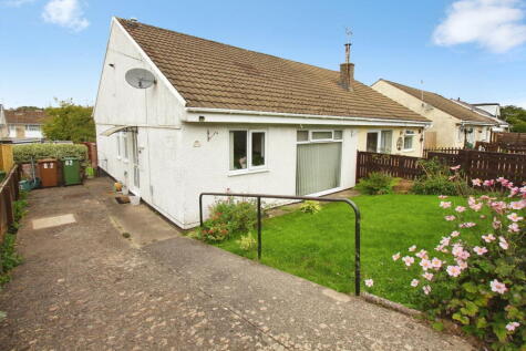 St. Annes Gardens, Maesycwmmer, Hengoed, CF82 7QR