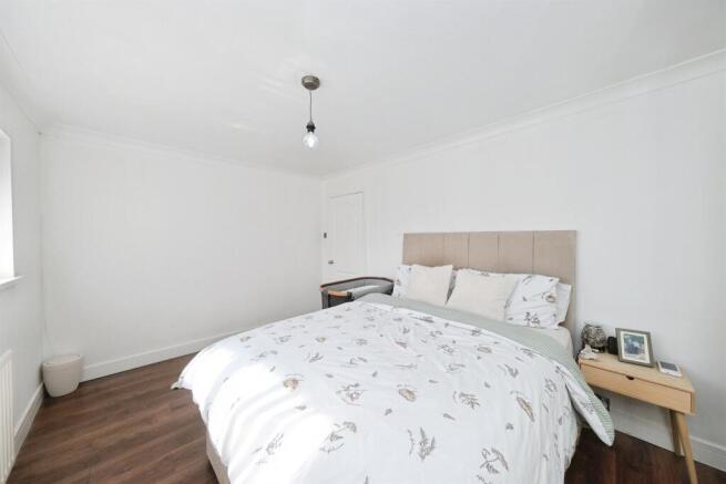 2 bed Semi-Detached for sale Image 9