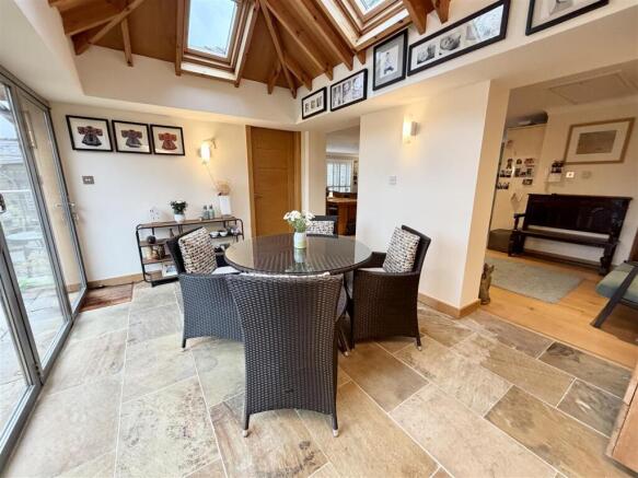 4 bed Detached Bungalow for sale Image 5
