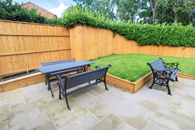 Rear Garden (2).jpg