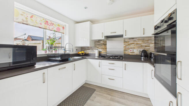 CAM04968G0-PR0082-STILL008