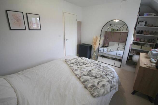 VCL Bedroom 1iii.JPG