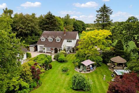 Lady Alice's Drive, Lathom, L40